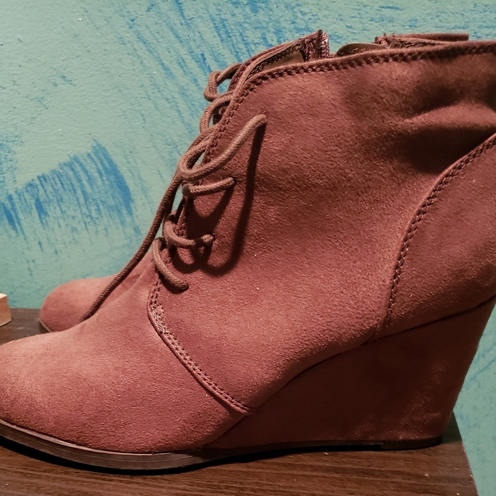 Massimo Wedge Booties - Picture 3 of 5